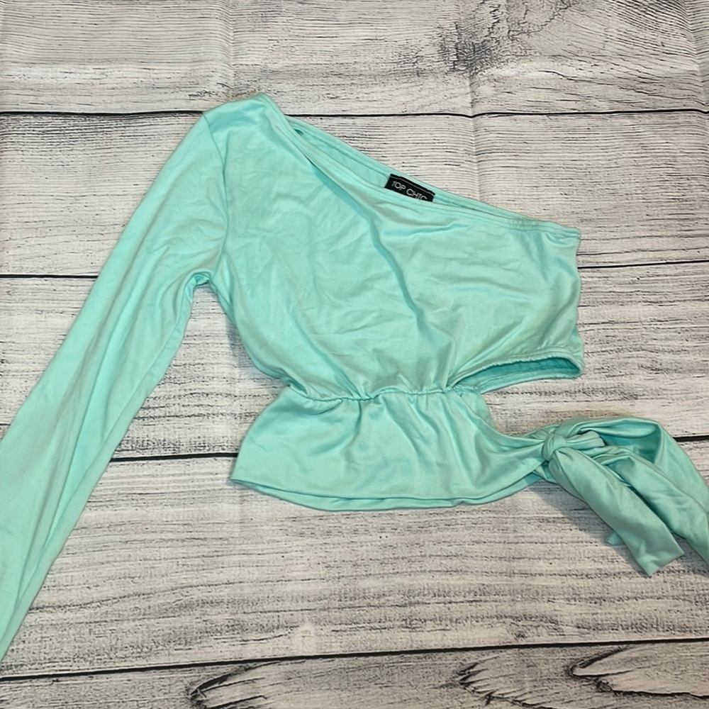 Mint one sleeve top
